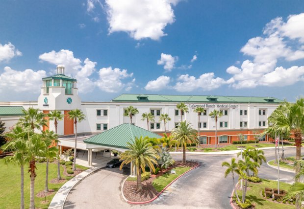 Exterior of Lakewood Ranch Medical Center.